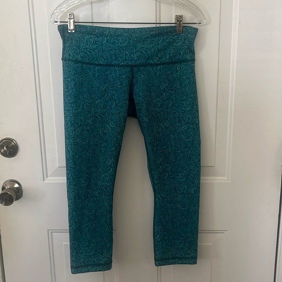 🍋LIKE NEW Lululemon Wunder Under Crop III Foli Manifesto/Bali Breeze/Tofino Teal